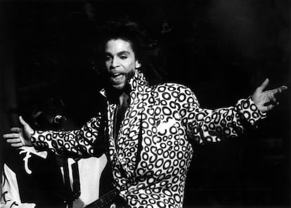 Prince, en un concierto en el estadio Vicente Calderón de Madrid, en 1990.