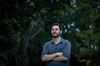 El escritor guatemalteco Rodrigo Fuentes en la FIL.