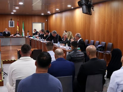 La sala de la Audiencia Provincial de Málaga este miércoles, donde se celebra el juicio contra los cuatro acusados de dos asesinatos en la Costa del Sol en 2018.