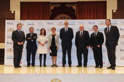 Participantes y organizadores del debate sobre la marca España.