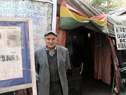 Julio Llanos, um dos ativistas do movimento que reivindica uma mudança no tratamento dado às vítimas dos regimes militares na Bolívia.