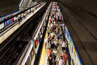 Aglomeraciones en la estación de metro de Moncloa, este miércoles