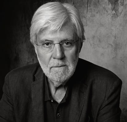 Retrato del poeta Eloy Sánchez Rosillo.