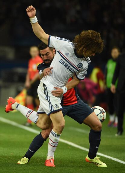 David Luiz y Ezequiel Lavezzi durante el partido.