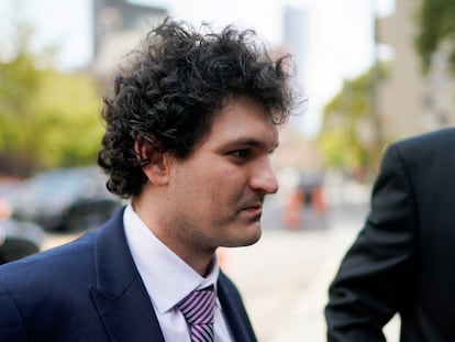 Sam Bankman-Fried, the founder of bankrupt cryptocurrency exchange FTX, arrives at court as lawyers push to persuade the judge overseeing his fraud case not to jail him ahead of trial, at a courthouse in New York, U.S., August 11, 2023.