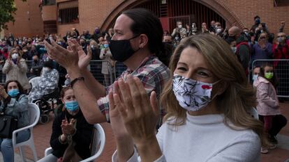 Pablo Iglesias y Yolanda Díaz, el pasado viernes durante un acto de campaña en el barrio de Vallecas (Madrid).