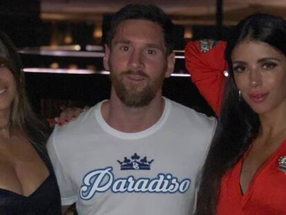 Antonela Roccuzzo, Leo Messi y Daniella Semaan, en Dubái.