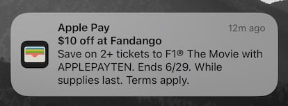 Mensaje desde Wallet que llega a un iPhone para comprar entradas de la película F1 de Apple