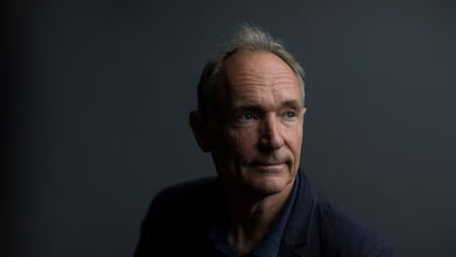 Tim Berners-Lee, sigue una conferencia durante el Festival Mozilla en Londres en 2018.