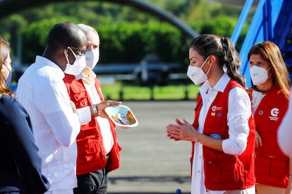 La reina Letizia, a su llegada a La Ceiba, en Honduras, en su viaje humanitario, el 14 de diciembre de 2020.