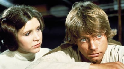 Mark Hamill (direita) e Carrie Fisher