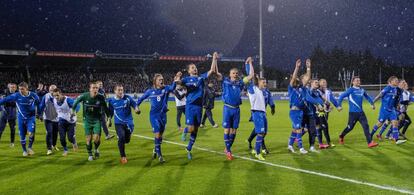 Los jugadores de Islandia celebrando la clasificación para la Euro.