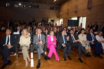 El presidente del Gobierno, Pedro Sánchez, y los ministros de su Gobierno, en la presentación del informe ‘Los sectores culturales y creativos en España: análisis de su valor económico’, en el Museo del Traje de Madrid. 