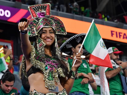 Una aficionada mexicana en las tribunas del estadio 974, en Doha, durante el México-Polonia.