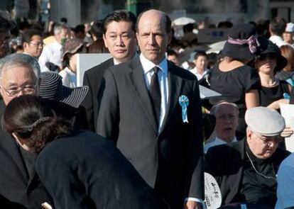 El embajador de Estados Unidos en Tokio, John Roos, en la conmemoración del bombardeo nuclear de Hiroshima.