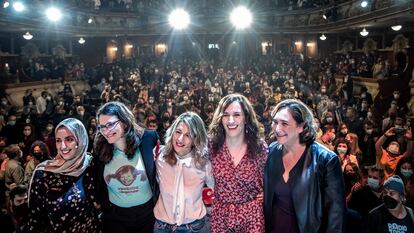 Yolanda Díaz, Mónica Oltra, Ada Colau, Mónica García y Fatima Hamed Hossain, en noviembre de 2022, durante una jornada sobre liderazgos femeninos.