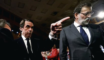 José María Aznar y Mariano Rajoy en la Convención Nacional del Partido Popular.
