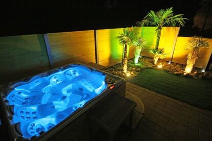 Spa al aire libre Columba (cuadrado), de USSPA