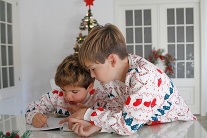 Para alargar el pasatiempo, recorre varios barrios con la carta para los Reyes para valorar a los distintos destinatarios. No se la entregues al primer desmotivado.