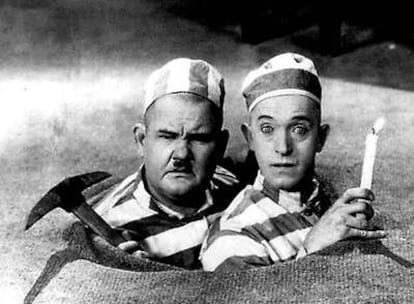 Oliver Hardy y Stan Lauren, El Gordo y El Flaco, en un fotograma de la película <i>Liberty,</i> de 1929.