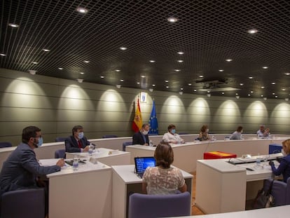 Primera sesión de la Comisión de Seguimiento Tripartita Laboral, el 20 de mayo.