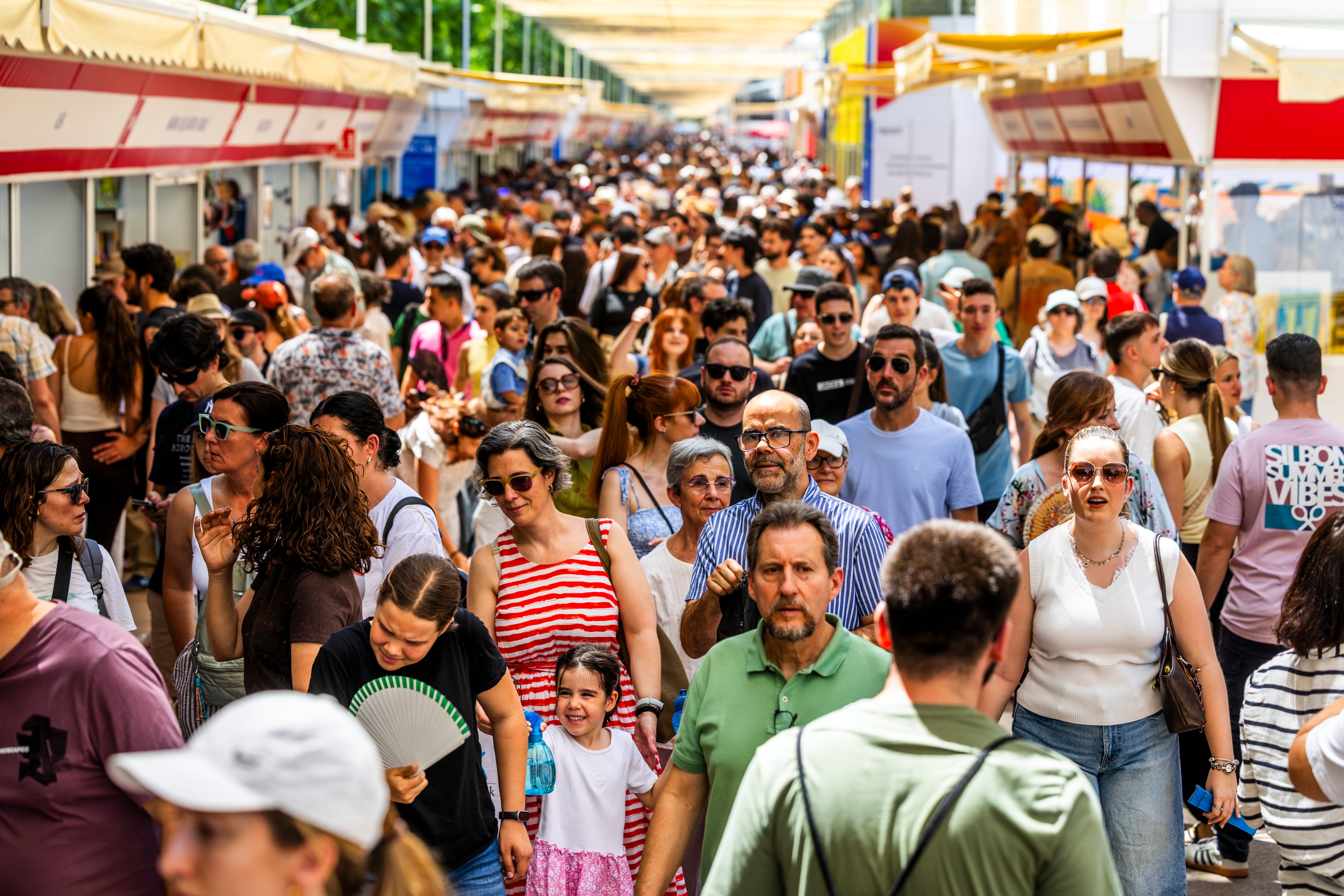 Panorámica de la Feria del Libro de Madrid, en El Retiro, el pasado 30 de mayo.