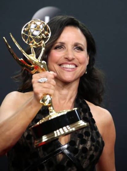 Julia Louis-Dreyfus, con el premio por 'Veep'.