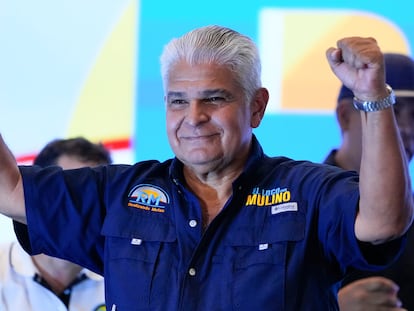 El candidato presidencial José Raúl Mulino celebra tras ganar las elecciones generales en la Ciudad de Panamá, el domingo 5 de mayo de 2024.