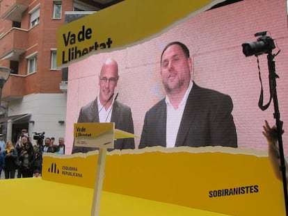 Oriol Junqueras y Raül Romeva intervienen en un mitin de ERC en Cambrils desde la cárcel de Soto del Real.
 
 
 