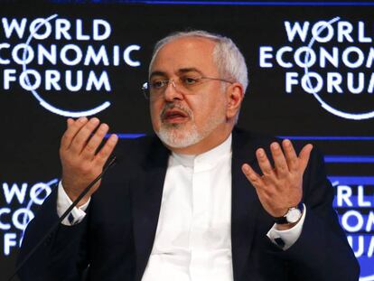 Javad Zarif, ministro de Exteriores de Ir&aacute;n, se expresa en el foro de Davos. 