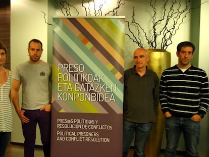 Presentación de la campaña en favor de los presos de ETA, en Bilbao.