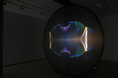 La obra 'The missing left brain' (2022) de Olafur Eliasson.