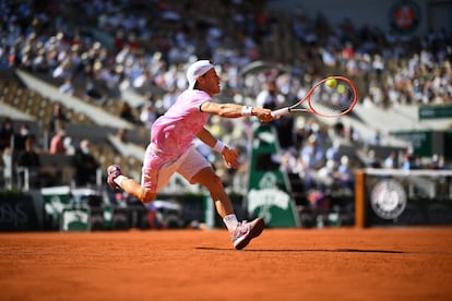 Schwartzman devuelve la bola en un instante del partido.