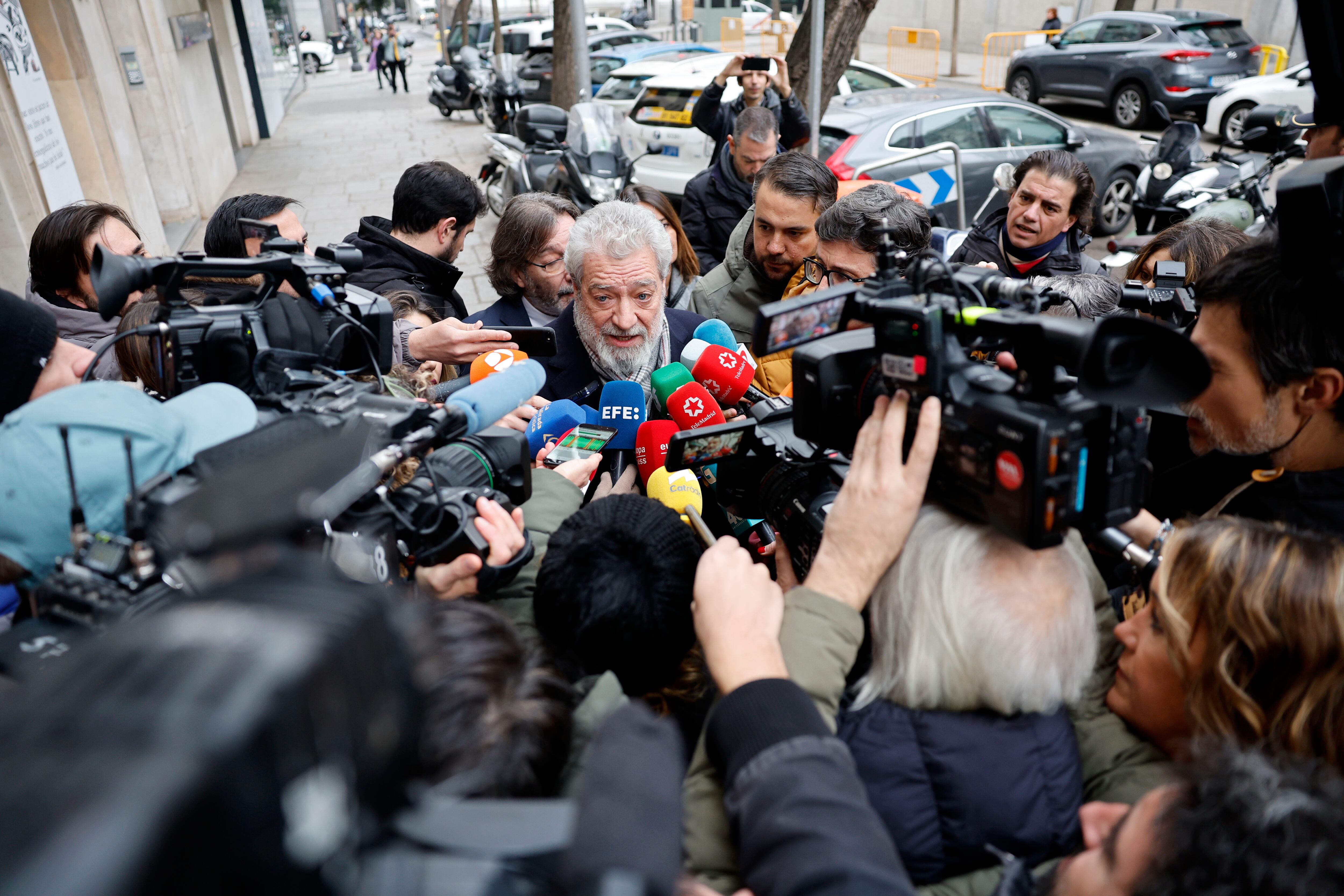 El delfín de Ayuso: un testigo obligado a decir verdad que desparrama mentiras en la calle