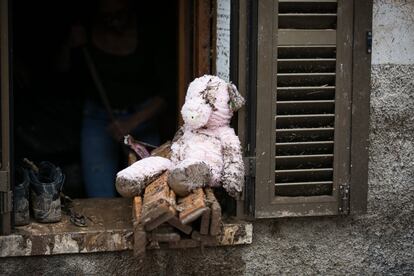 Al menos 12 personas han muerto y un menor de cinco años permanece desaparecido como consecuencia de las intensas lluvias torrenciales que descargaron sobre la isla de Mallorca en la tarde del martes.