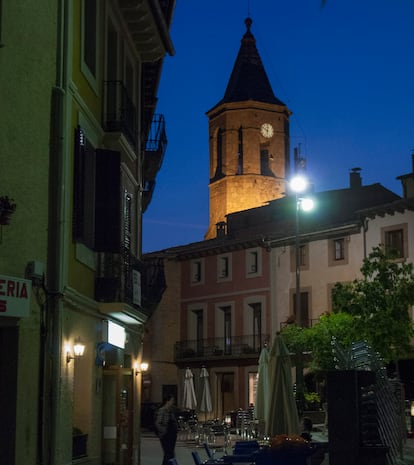 Imagen de la plaza de la localidad de Viladrau, Girona.