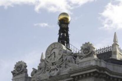 Reloj en la fachada de la sede del Banco de Espa&ntilde;a. EFE/Archivo