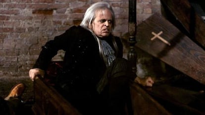 Klaus Kinski en 'Nosferatu en Venecia', secuela apócrifa de 'Nosferatu, vampiro de la noche' con bastante menos maquillaje porque, si no, no la hacía.