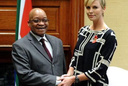 Charlie Theron, con el presidente Zuma.