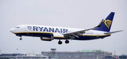 Fotografía de archivo de un avión de la aerolínea Ryanair