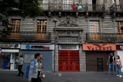 Várias lojas fechadas no centro histórico da Cidade do México.