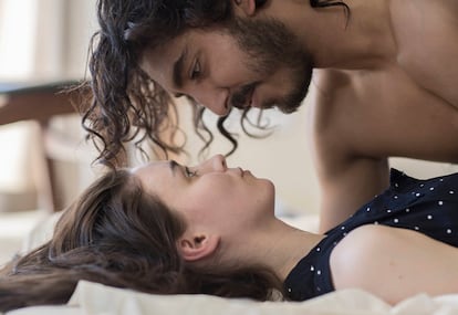 Dev Patel y Rooney Mara en el filme 'Lion'.