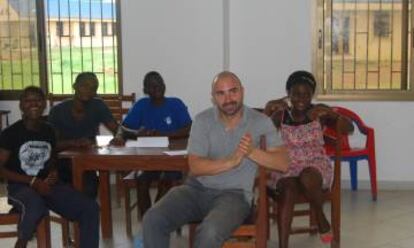 Javier Muñoz, director de Aldeas Infantiles SOS en Guinea Ecuatorial durante cinco años.