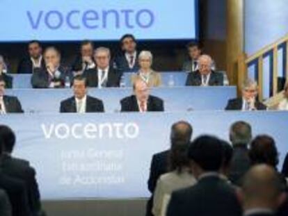 Fotografía cedida por el diario ABC de la junta general extraordinaria de accionistas de Vocento celebrada en Madrid.
