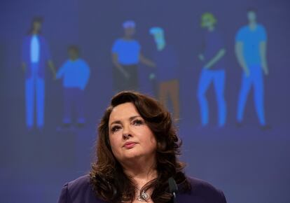 La comisaria europea de Igualdad, Helena Dalli, este jueves en una conferencia de prensa en Bruselas.