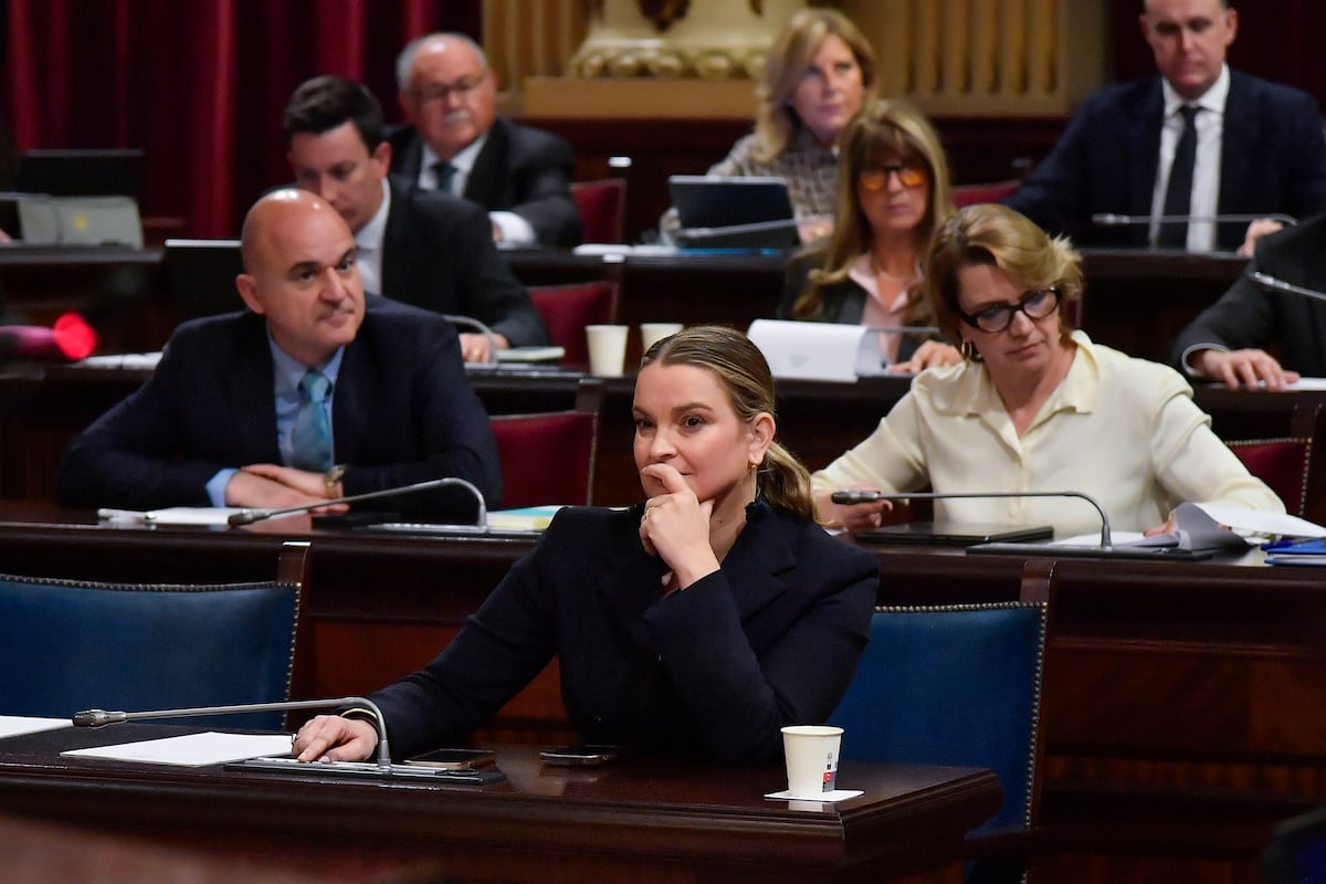 El PP se pliega a Vox y elimina la ley de Memoria Democrática de ...