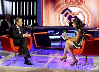 El nuevo presidente del Real Madrid, Florentino Pérez, durante su participación este viernes en la edición especial del programa <i>59 segundos</i>.