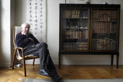 El poeta sueco Tomas Tranströmer, en su casa de Estocolmo.