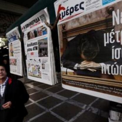 Imagen de un kiosko de prensa en Atenas