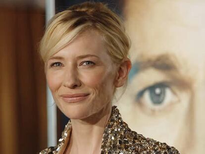Cate Blanchett dice que se arrepiente del día en que se casó. Pero por mal que suene, no se trata de que ya no quiera a su marido, el guionista Andrew Upton, con quien lleva unida once años, sino que le hubiera gustado tener fotos de aquel especial día. "El único momento de mi vida que quisiera recapturar es mi boda porque no tenemos fotos. No teníamos dinero en ese tiempo así que no contratamos un fotógrafo", afirma la actriz que con <i>The curious case of Benjamin Button</i> vuelve a protagonizar una película junto a Brad Pitt, después de la premiada <i>Babel</i>.